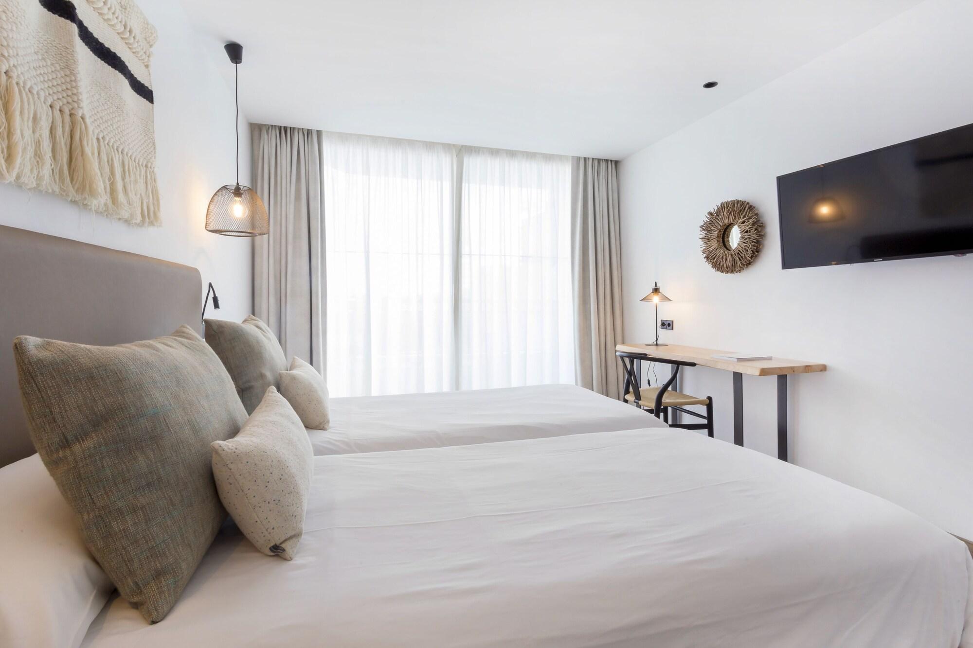 Hotel Sa Clau By Mambo Sant Antoni de Portmany Zewnętrze zdjęcie