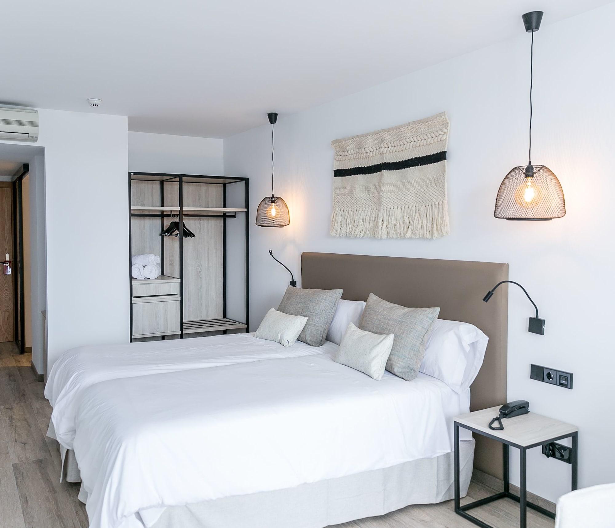 Hotel Sa Clau By Mambo Sant Antoni de Portmany Zewnętrze zdjęcie